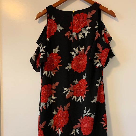 Le Chateau Cold Shoulder Floral Print Dress - Picture 14 of 14